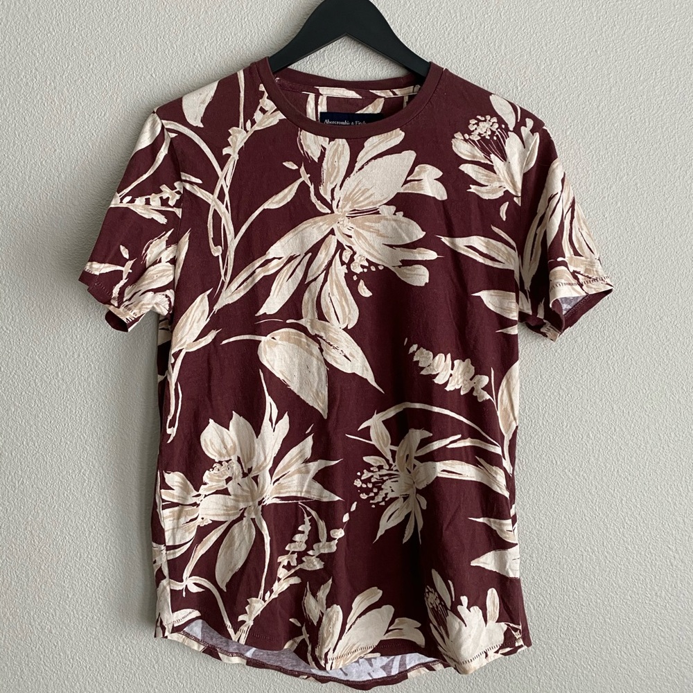Abercrombie & Fitch curved hem tee